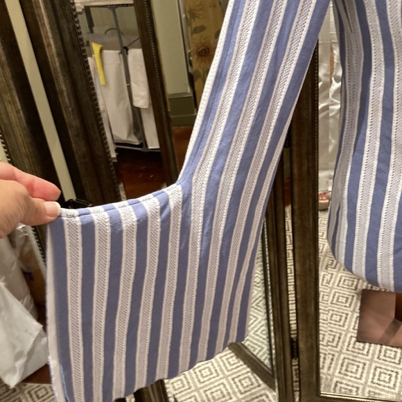 Blue and white stripes elastic top - Picture 3 of 3